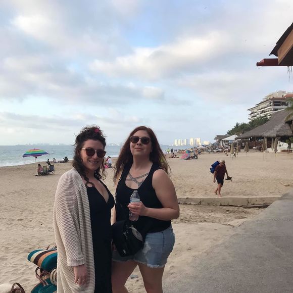 Meet your Posher, Ashlee - Picture 1 of 1